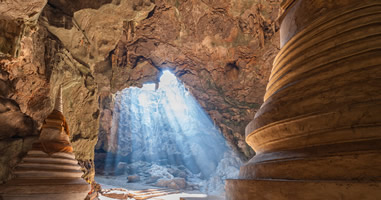 Khao Luang Höhle mit Buddha Bild